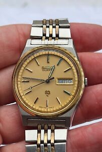 RARE Vintage Seiko SQ Men's Watch Wristwatch Day Date 7123-8439 Gold Tone LOOK