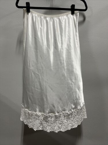 Cabernet White 100% Polyester Half Slip With Beautiful Lace at Bottom Size M