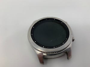 Samsung Galaxy Gear S3 Classic Smart Watch CHARGES BUT WILL NOT TURN ON