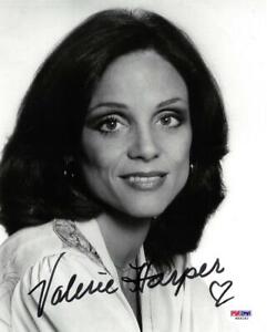 Valerie Harper Signed Authentic Autographed 8x10 B/W Photo PSA/DNA #W69282