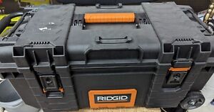 Rigid Rolling Tool Box 28