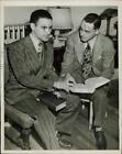1947 Press Photo Boston College students Milt Cans and Edmond Catton, MA