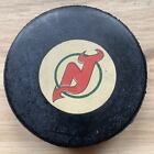 NEW JERSEY DEVILS OFFICIAL VICEROY NHL APPROVED HOCKEY PUCK MADE IN CANADA V2