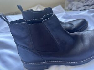 Clarks  PREMIUM  LEATHER CHELSEA Boot Size 12 Men Pull On