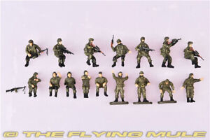 ModelCollect 1:72 Russian Army 16-Piece Figure Set (Green)