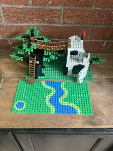 LEGO Castle: Forestmen's Crossing (6071) Incomplete
