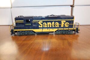Athearn Santa Fe #2685 GP9 Diesel Locomotive, Powered