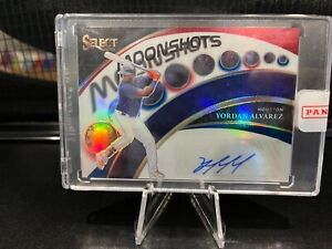 2021 Panini Select - Moon Shots Signatures Tri-color Yordan Alvarez /49 Astros