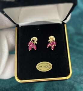 Vtg. 14K Solid Yellow Gold Ruby Floral Design Stud Earrings