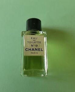 Vintage CHANEL No 19 Eau De Toilette 4ml 0.13 Oz Mini Perfume Rare, No Box