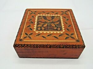 New ListingTRINKET BOX CARVED WOOD INLAID FLORAL DESIGN HINGED HAND MADE IN POLAND VINTAGE