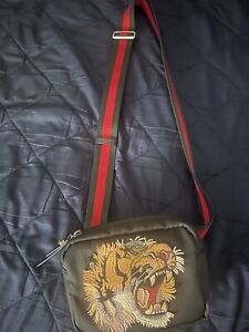 Gucci tiger messenger  Bag Small Men