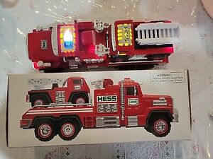 2015 Hess Fire Truck and Ladder Rescue  Working Lights Brand New in Box