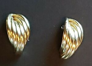 VINTAGE PAIR CLASSIC SOLID 14K YELLOW GOLD CORRUGATED TUBE STUD EARRINGS
