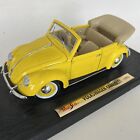 VTG Maisto 1:18 Scale Die-Cast Yellow 1951 Volkswagen VW Cabriolet w/ Stand