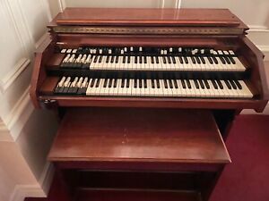 Hammond C3 Organ w/ Leslie Speaker and Bench