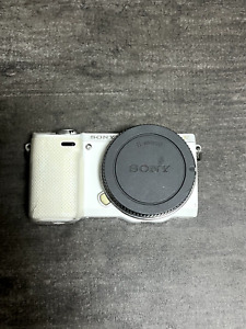Sony Alpha NEX-5R  Digital Camera - white (Body Only) Japanese