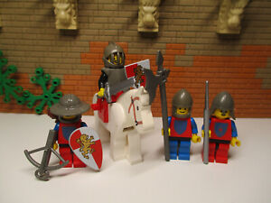 (O5 / 35) LEGO 4x Lion Knight + Horse Castle Knight 6067 6077 6080 6081 6086