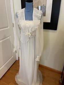 Vintage Union Made Wedding Dress Cream w/ Cover Size Small/Medium