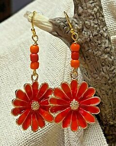 Colorful Orange and Red Daisy Flower Gold Dangle Drop Earrings. 2