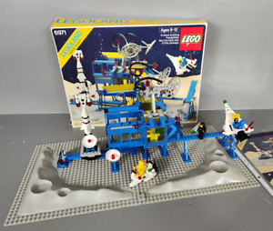 Vintage 1984 LEGO 6971 Inter-Galactic Command Base with Instructions and Box*