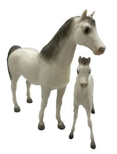 Breyer Molding White Glossy Alabaster Proud Arabian Stallion & Foal Set Vintage