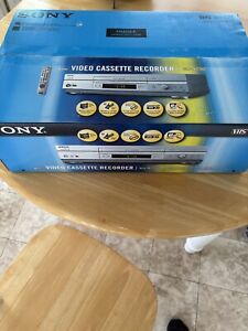 Sony SLV-N750 VCR VHS Player Hi Fi Video Cassette Recorder 4 Head NIB