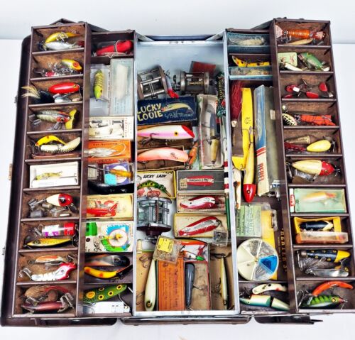 Vintage Park Mfg Co Tacklebox Stuffed With Old Fishing lures & Reels