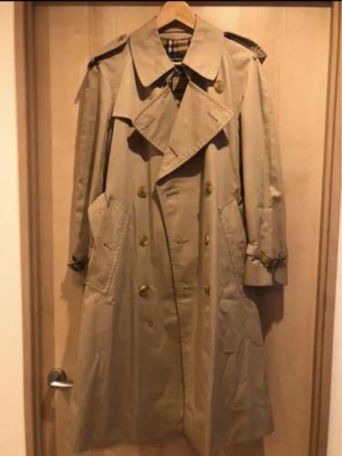 Burberry Kensington Trench Coat - Timeless Elegance and Iconic Style