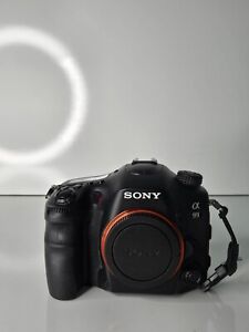 Sony Alpha SLT A99 Digital Camera BLACK charger and battery Good