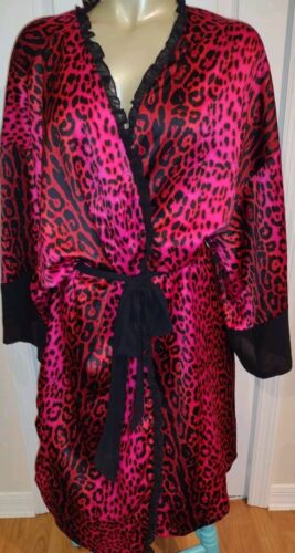 Torrid Betsey Johnson Hot Pink Leopard Satin Robe  XL 14-18 Plus Size 1/2