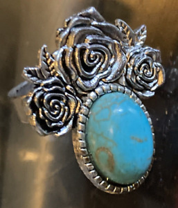 Ladies Vintage Turquoise And Silver Ring