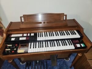 1969 lowrey organ w/cassette player