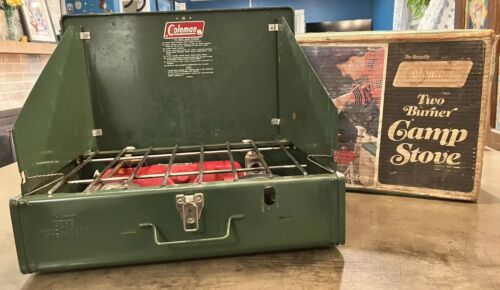 New ListingVintage Green Coleman 425E - 2 Burner Camp Camping Portable Stove WORKING