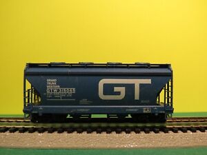 N - Micro-Trains 92010 - 2-Bay ACF Covered Hopper, Grand Trunk    LN no box
