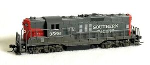 Atlas N scale Southern Pacific GP9 Diesel, #3566 with DC Power