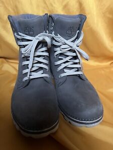Timberland woman boots, very good condition, size 10. No box