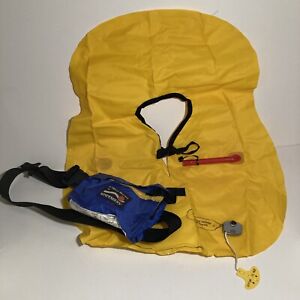 West Marine AUTOMATIC INFLATABLE LIFE VEST Adult Model 38 MWB-1 Offshore Safety