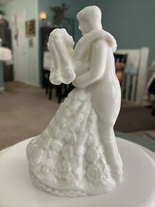 White Porcelain Wedding Cake Topper Bride & Groom Dancing Figurine VTG Keepsake