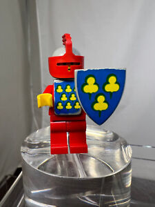 LEGO Vintage Classic YELLOW CASTLE KNIGHT RED Minifigure 375 6075 - ⚡RARE⚡