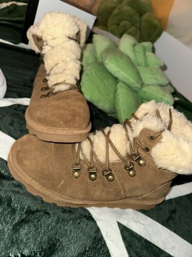 Suede Bear paw Womens 8.5 ankle boot