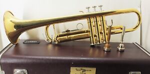 New ListingYamaha YTR 2335 Bb Trumpet Gold Brass with TWO Mouthpieces and Case VINCENT BACH