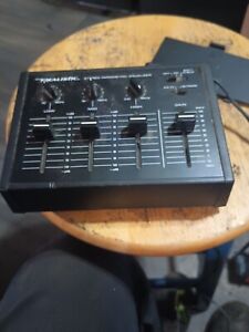 Vintage Realistic 3 Band Stereo Parametric Equalizer (32-1106)