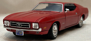 MOTORMAX 1971 FORD MUSTANG SPORTSROOF in RED, 1/24 DIECAST CAR MODEL No. 73327