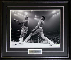 Joe Frazier vs. Muhammad Ali Boxing Fight of the Century 1971 MSG 16x20 Frame