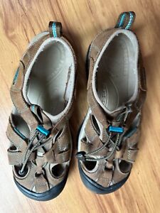 Keen Sandals Women Sz 10 Brown  Hiking Water proof