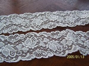Antique Calais lace sold by the meter. Color white. REF: N°126