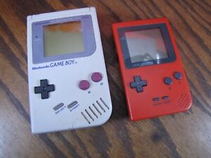 2 Nintendo Game Boy pair Not working for parts or repair