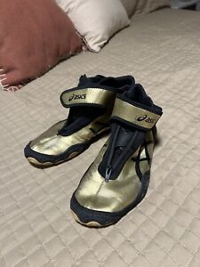 Mens Size 11 ASICS Omniflex Attack V2.0 Rare Wrestling shoes Gold