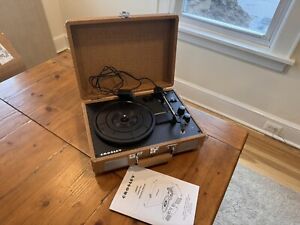 New ListingCrosley Cruiser 3 Speed Portable Turntable Vinyl Gramophone Record Player Modern